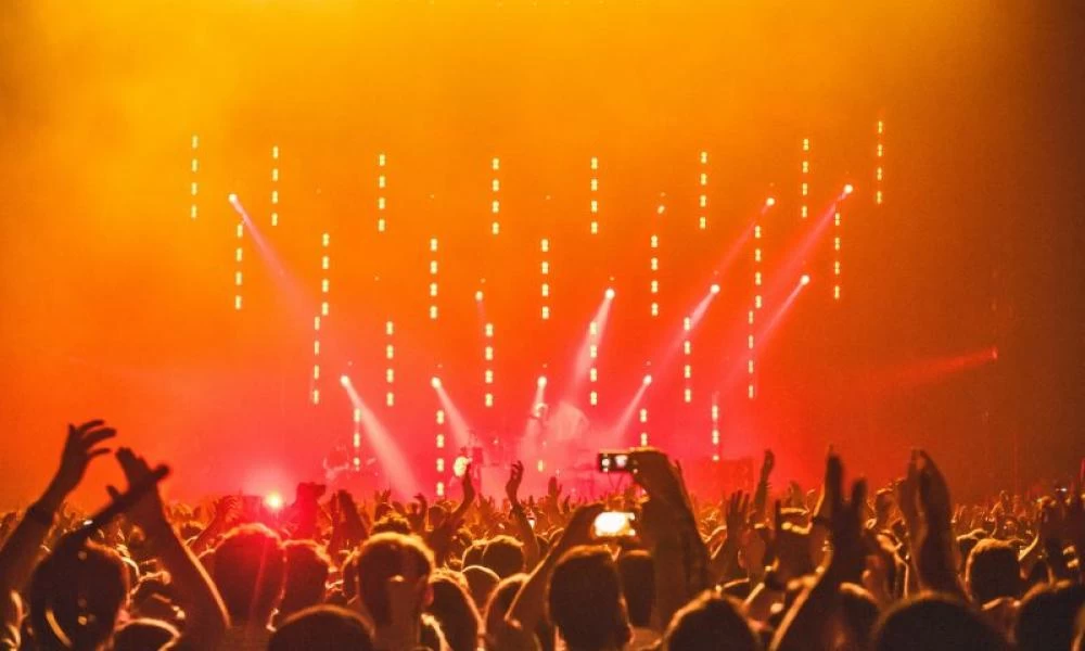 Συναυλία: Εισιτήρια 18 δολάρια για εμβολιασμένους 1.000 για ανεμβολίαστους!